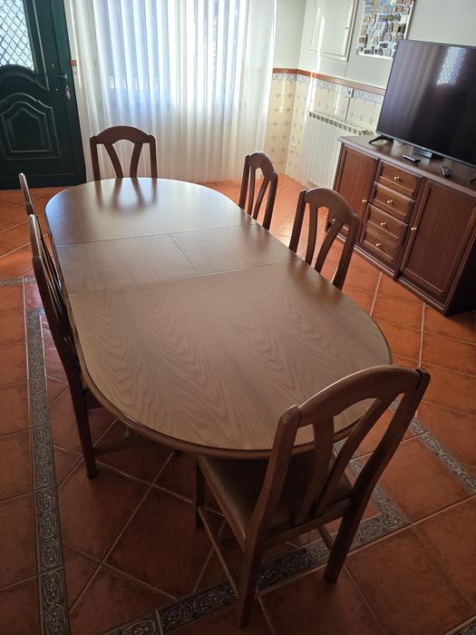 Mesa de madeira para sala de estar