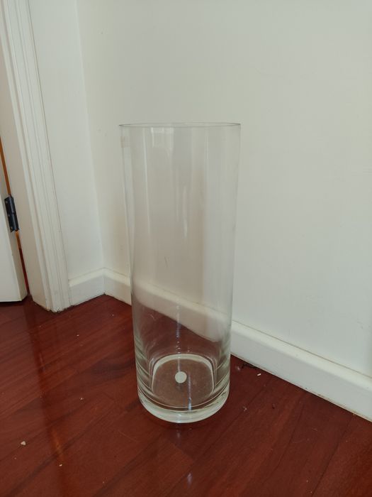 Vasos em vidro altos e modernos