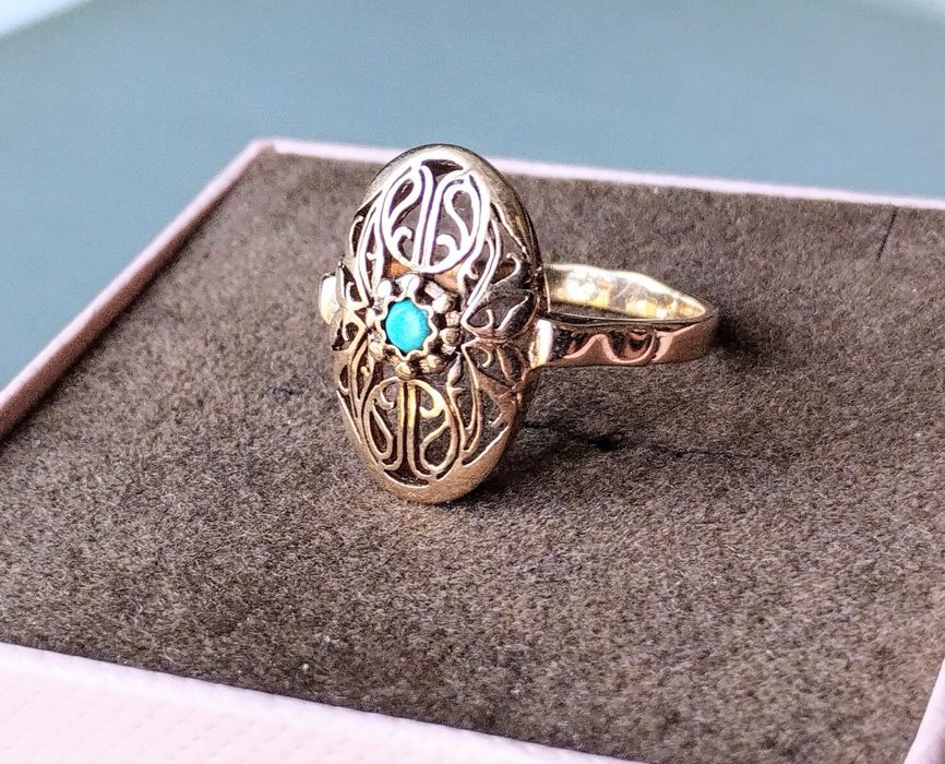 Czarujący złoty pierścionek. Warmet .PRL.