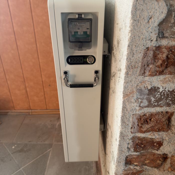 Sprzedam Falownik Hybrydowy z Magazynem energii OKAZJA!!