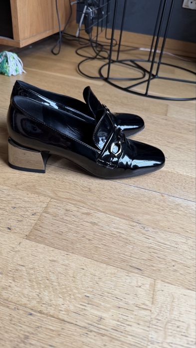 Lakierowane mokasyny Solo Femme r. 35 | Czarne | Eleganckie