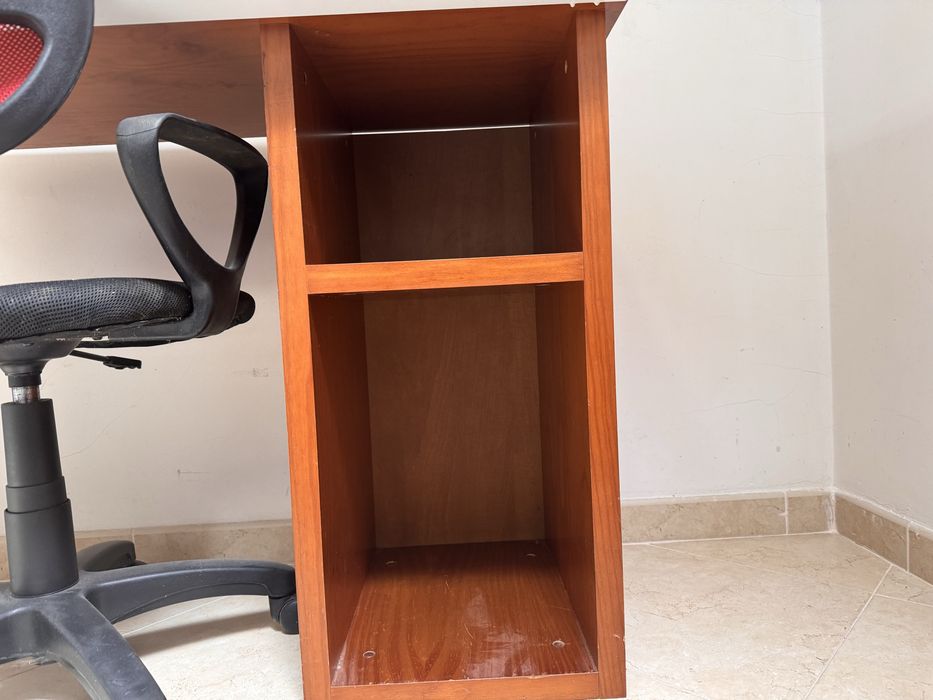 Secretaria e cadeira