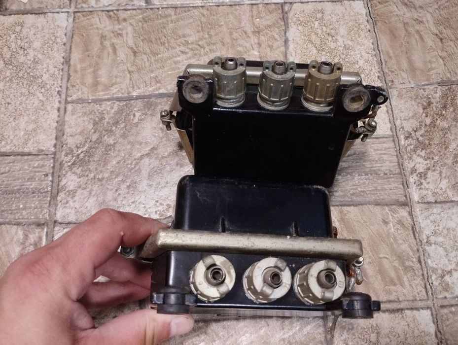 Вимикач струму часів СССР.