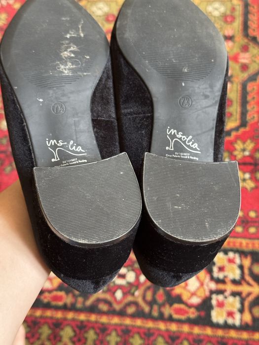 Чорні велюрові туфельки Marks&Spenser