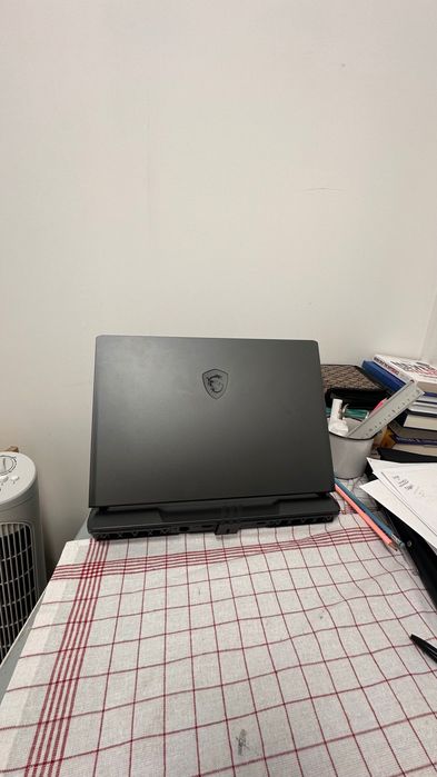 MSI Vector 16 HX AI - RTX 5070 Ti | Intel Core Ultra 7 | 1TB SSD (Como Novo)