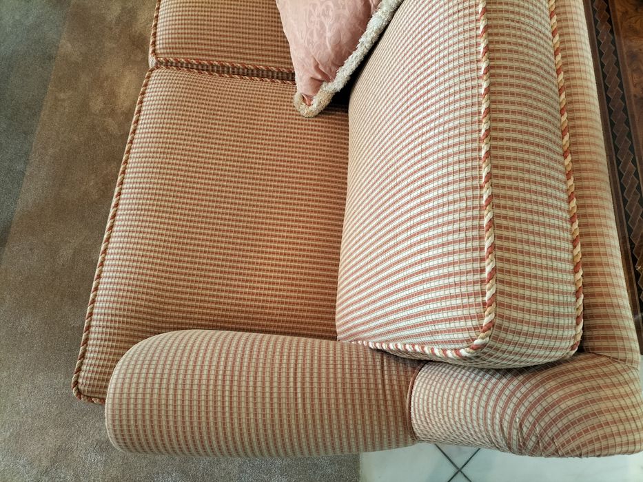 Sofá espaçoso 2 lugares