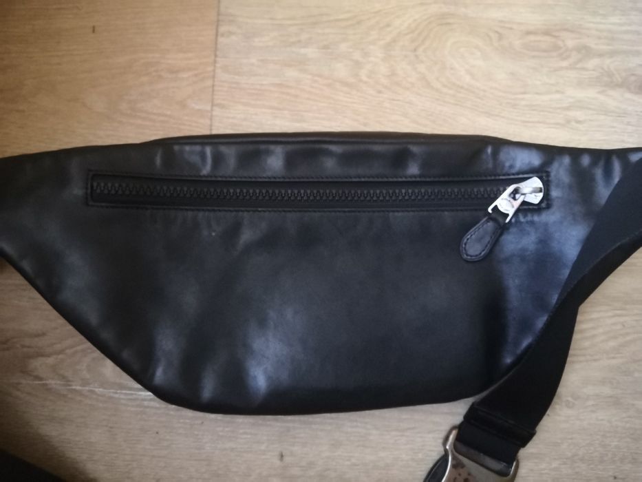 Продам сумку бананку coach оригінал.