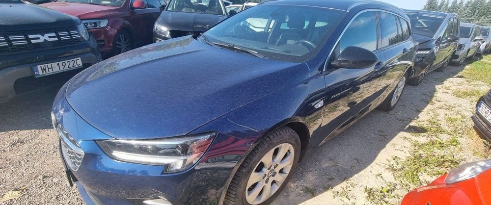Opel Insignia 2022r, 2.0CDTI. AUTOMAT. Lekko uszkodzony prawy bok. Jeździ.