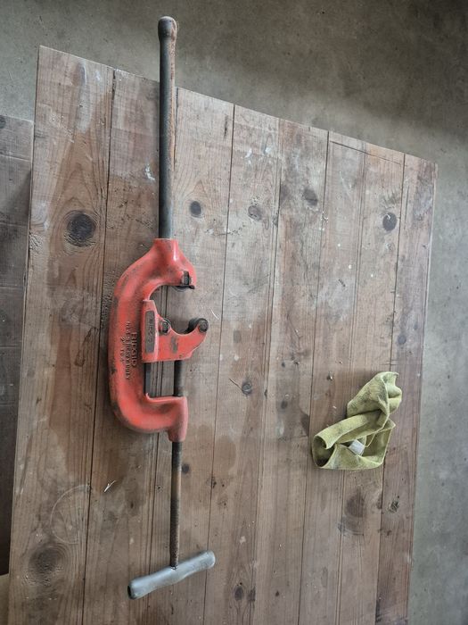 Vendo corta Tubos Ridgid 2" a 4"