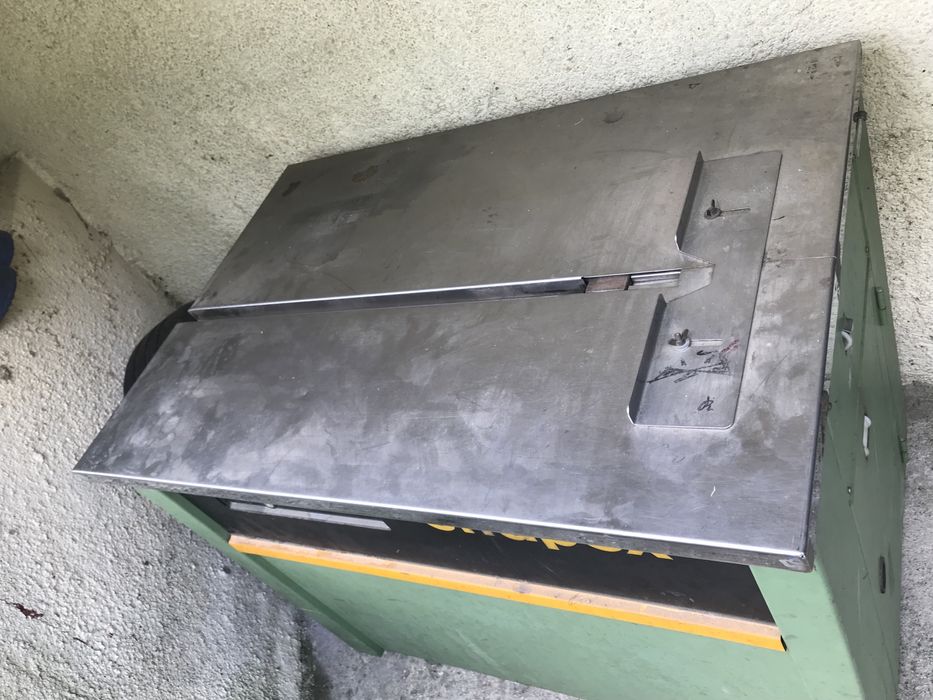 Maquina de cintar ou meter fita  embalgesembalages