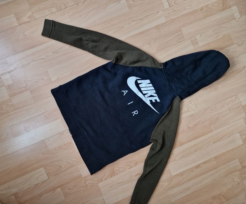Bluza Nike Air Nsw Fleece Hoodie
Rozmiar: S/M
Wymiary:
Szerokość mierz