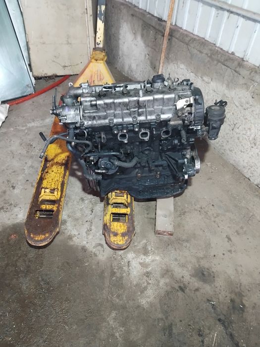 Двигун тойота авенсісТ 25  2003 р2.0 диз