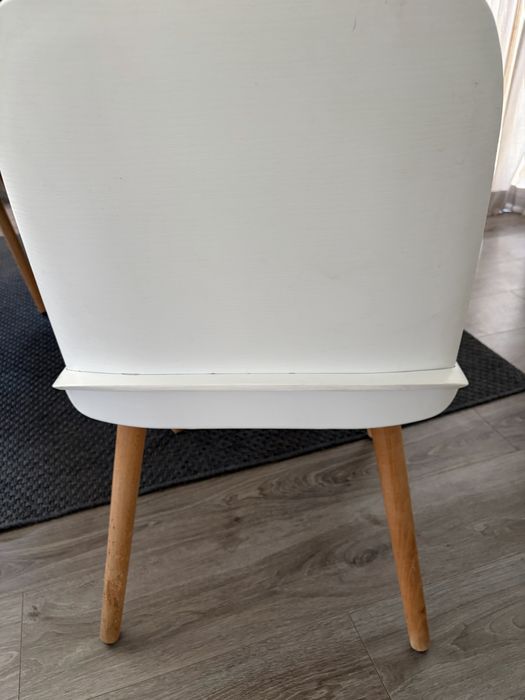 Cadeiras de sala estilo nórdico/escandinavo – branco + madeira natural