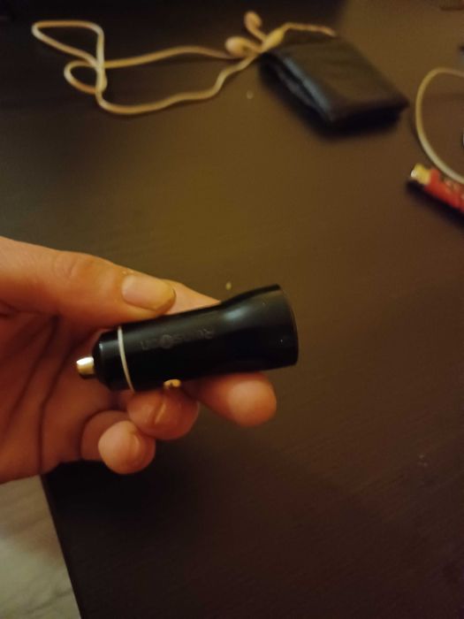 Ładowarka samochodowa REINSTON