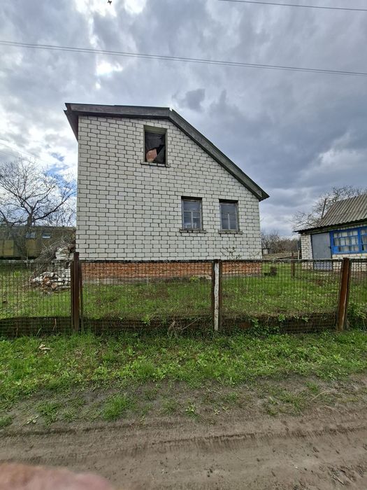 Продам двоповерхову дачу