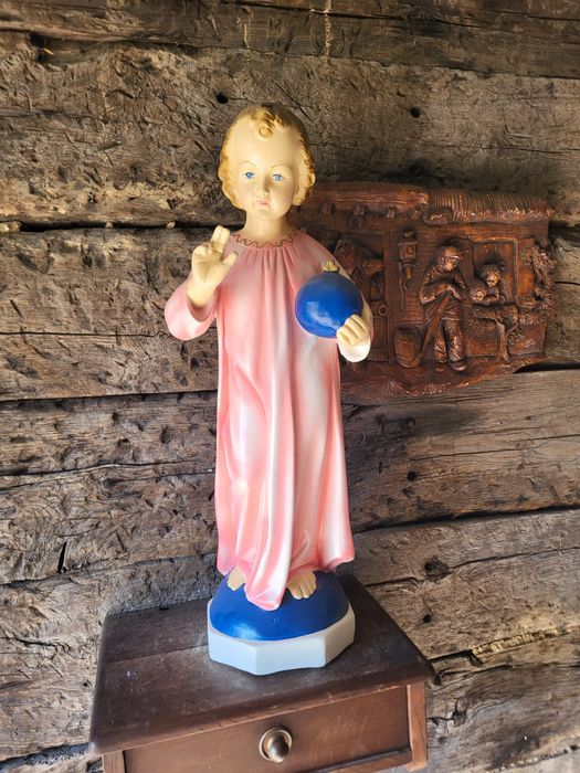 Duża figura Dzieciątko Pan Jezus Władca Wszechświata
