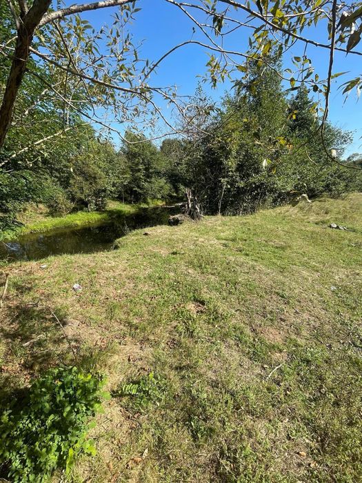 Терміново ділянка біля річки