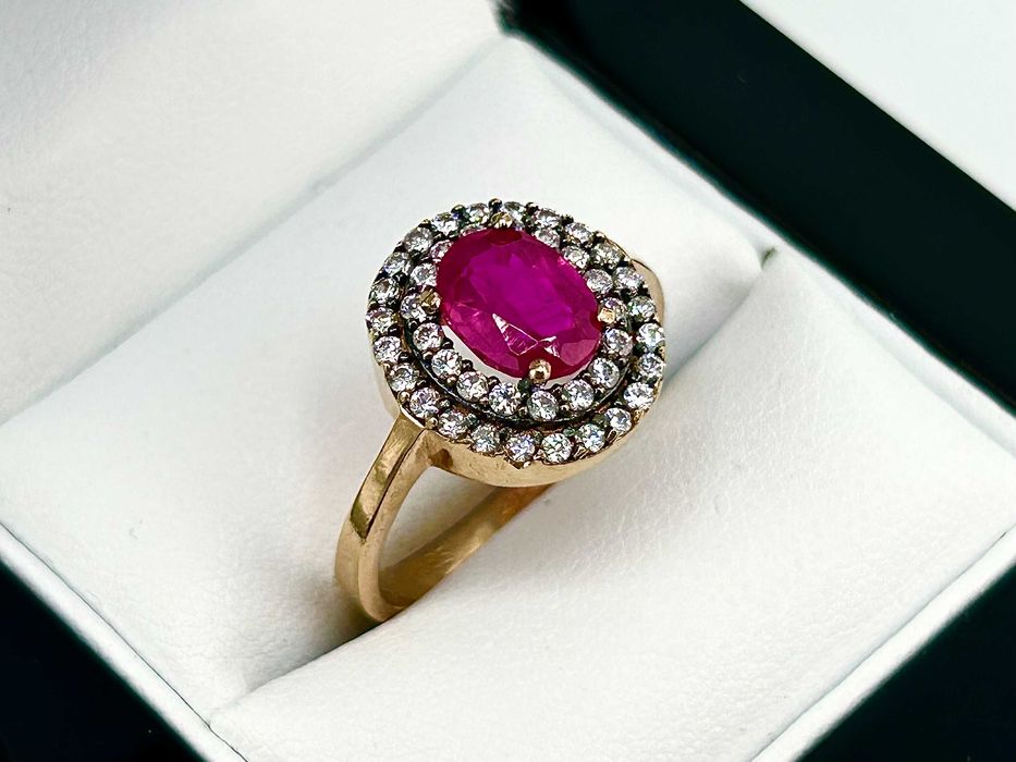 Złoty pierścionek z czerwonym oczkiem 3,75 g PR.585 14K R.17