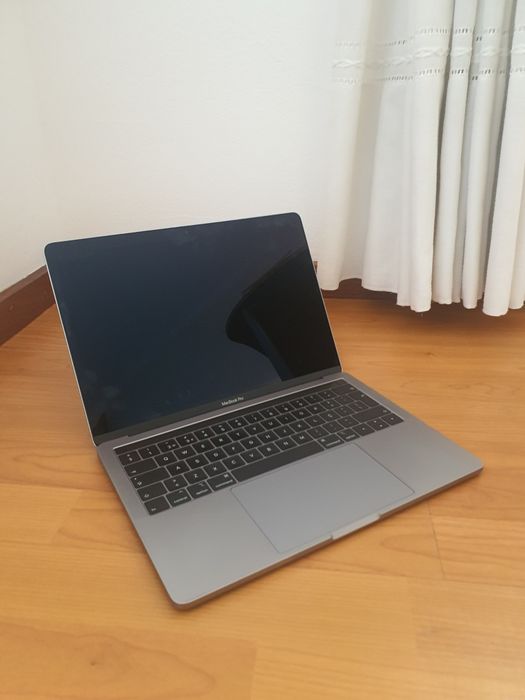 Macbook Pro 2019502476881360343042