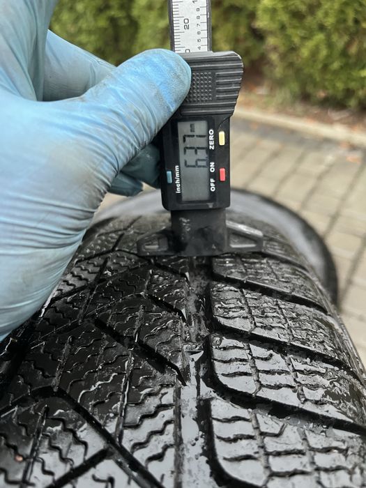 Opony zimowe 215/60/18 Pirelli Sottozero 3 z 2021