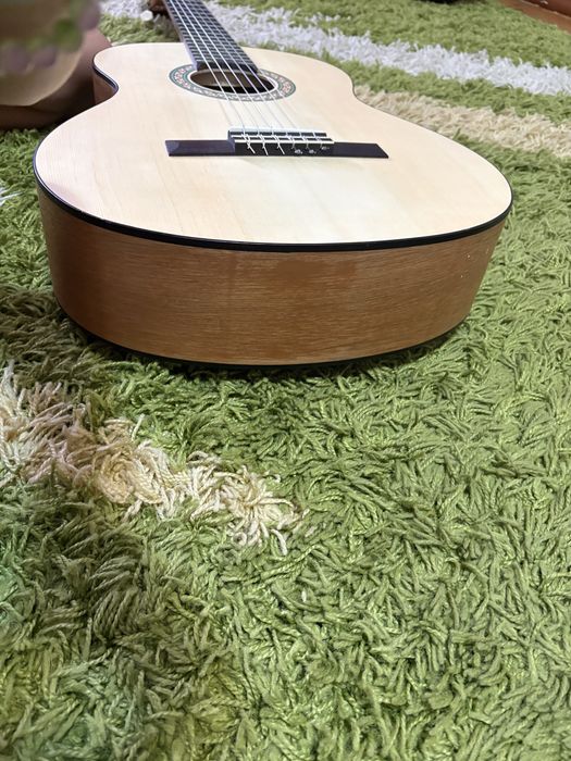 Yamaha C40M нова