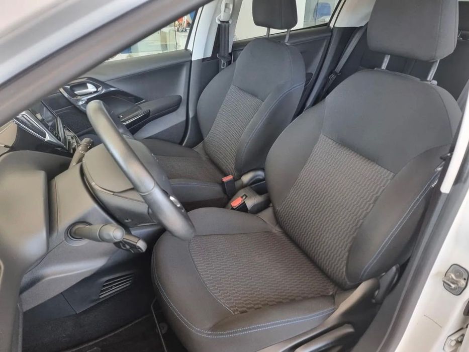 Peugeot 208 ano 2018