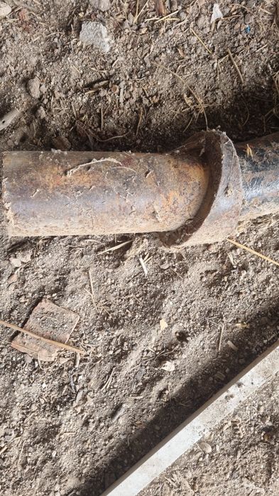 Tubos curvados laterais de reboques florestais