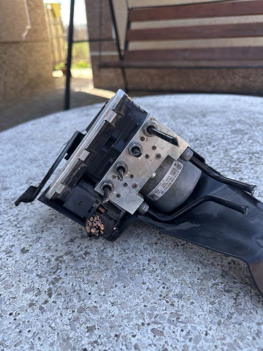 Блок ABS для Audi Q3 F3