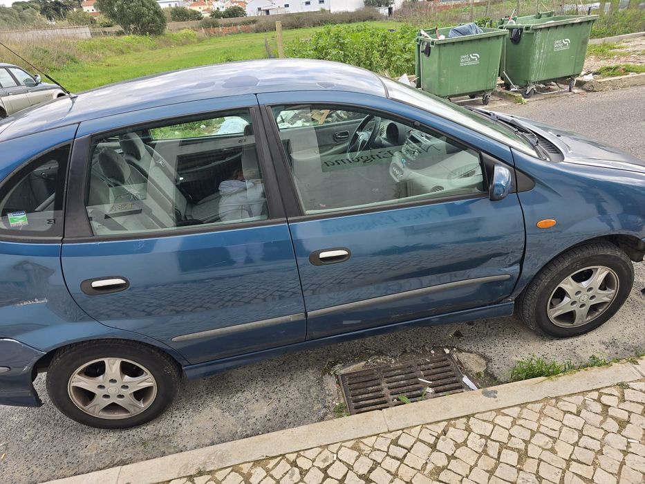 Vendo Nissan Almera Tino