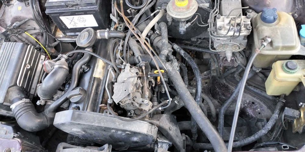 Części Audi B3 B4 80 1.9 TD 1.8 benzyna ABT LZ6U