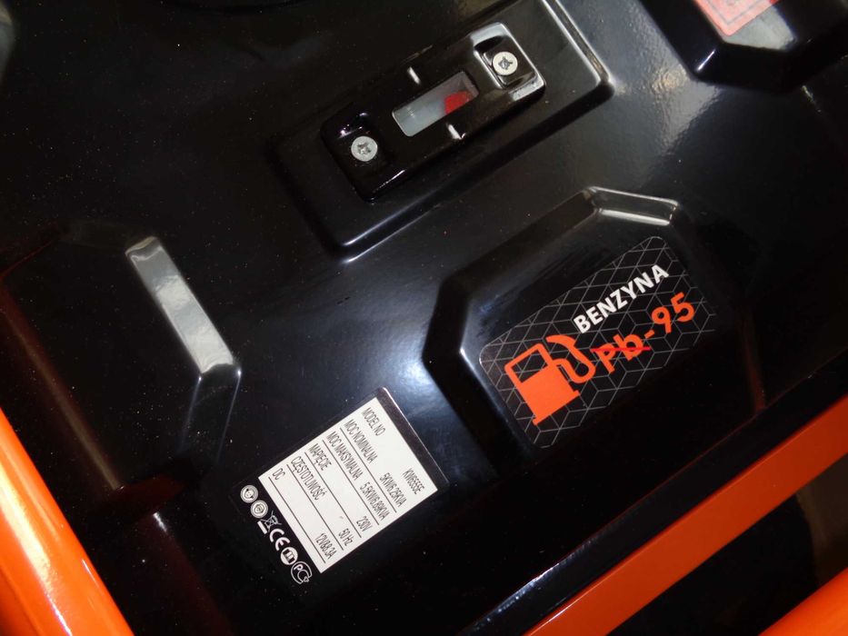 Agregat prądotwórczy 5500W 12/230V