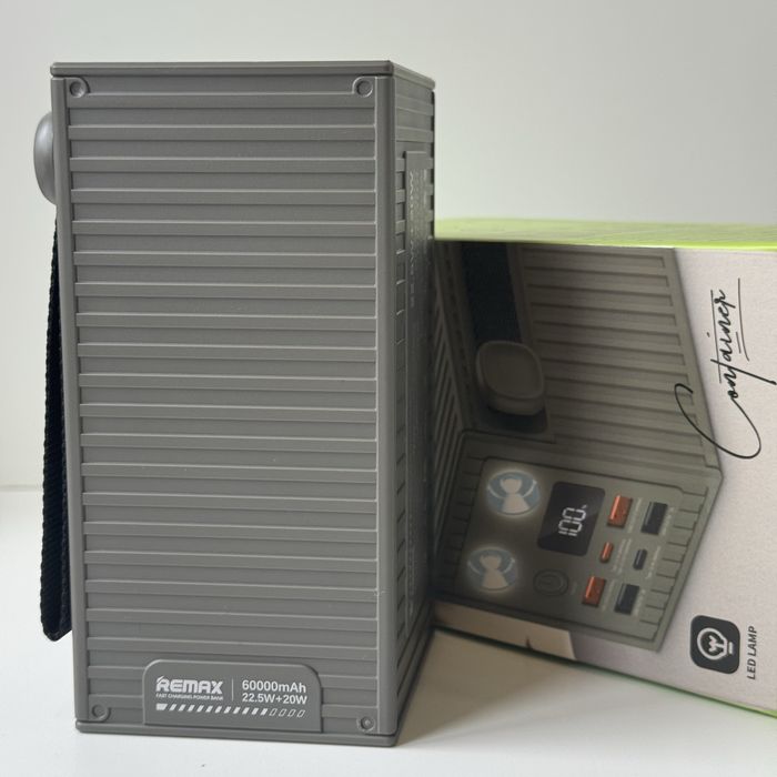 Павербанк с быстрой зарядкой 60000 mah с фонариком Remax RPP-609 22.5W