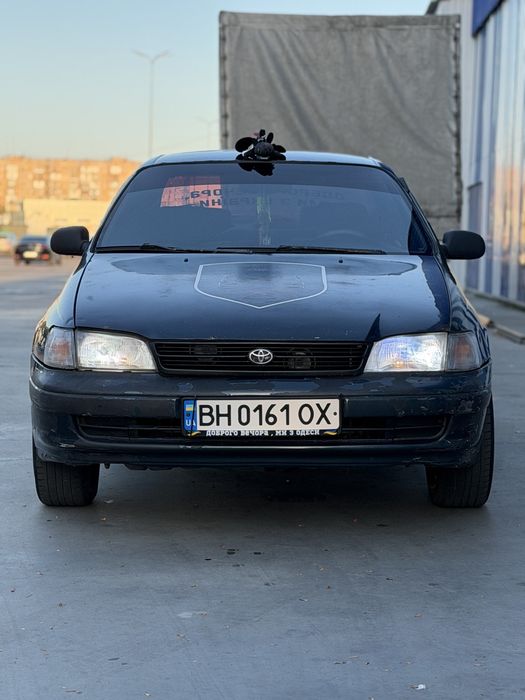 Toyota Carina E 1.6 бензин
