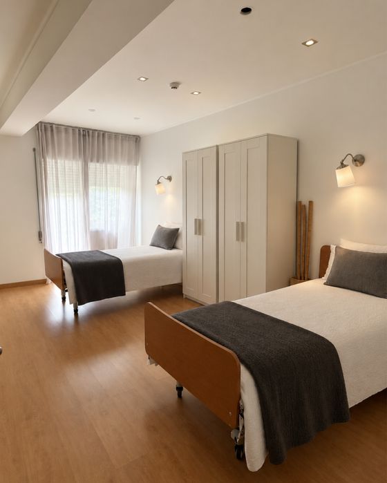 Quarto duplo, com pequeno espaco exterior privado