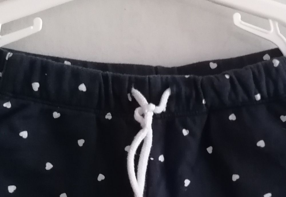 Krótkie spodenki hm 98-104