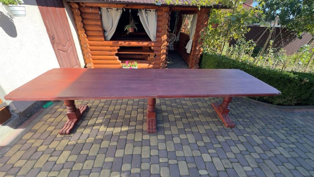 Продам деревʼяний  стіл із шкіряними стільцями стільцями