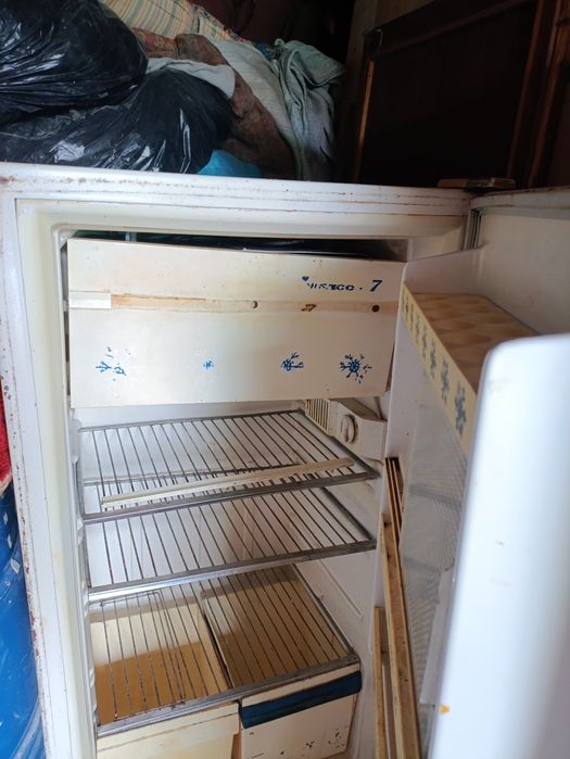 Продам холодильник Донбас