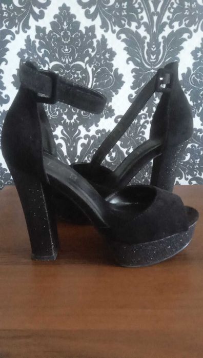 Туфли на каблуке