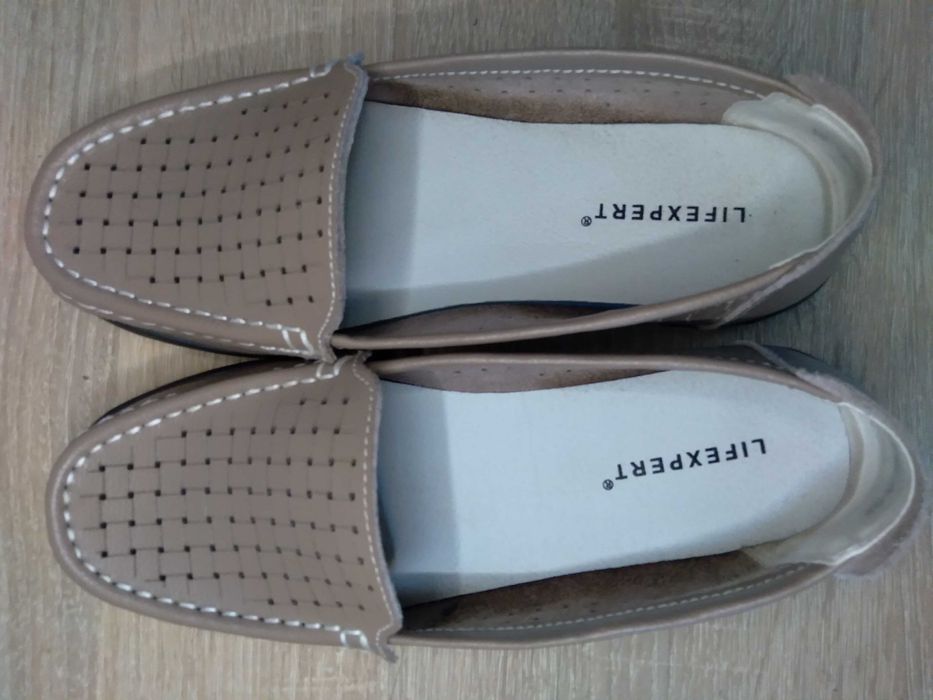 Мокасини/туфлі жіночі з перфорацією 37 розмір