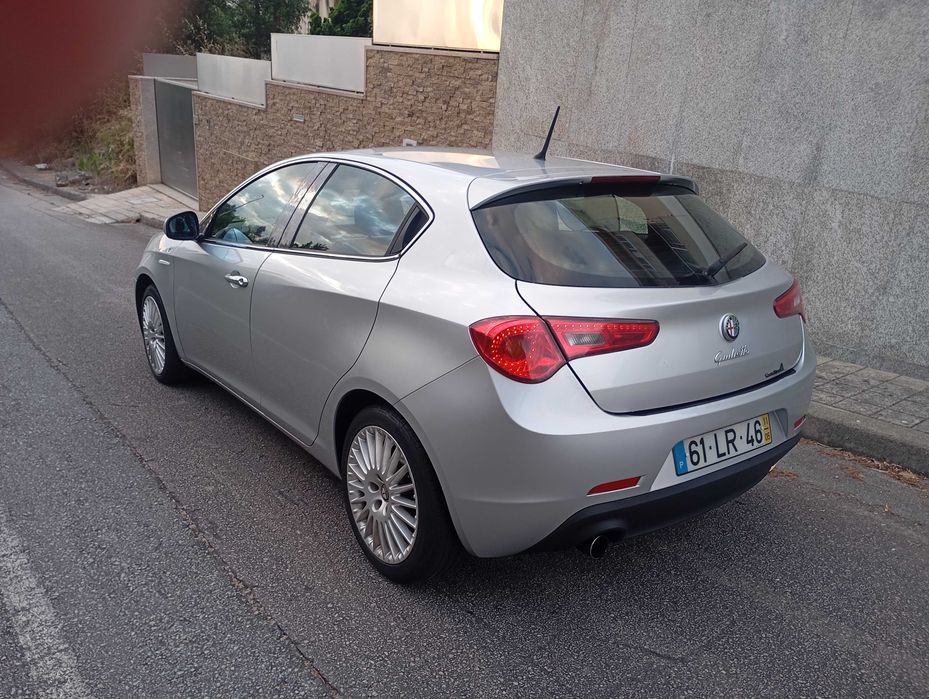 Alfa romeo giulietta 1.6 jtdm ( troco fiat 500)