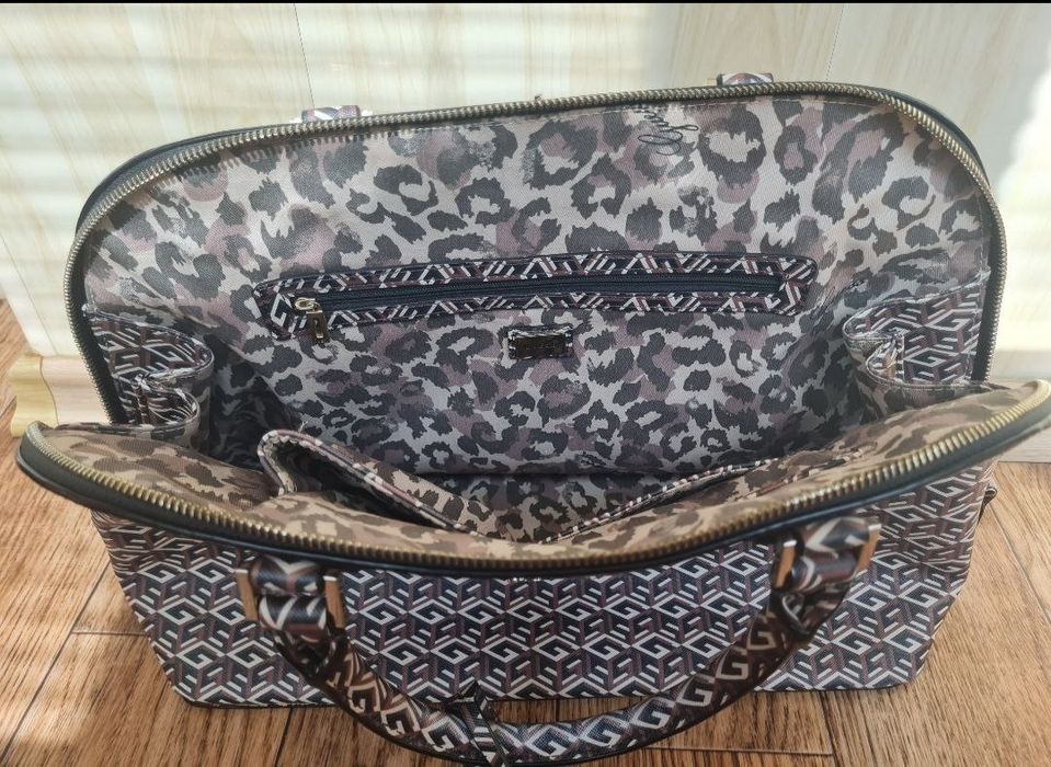 Сумка жіноча GUESS