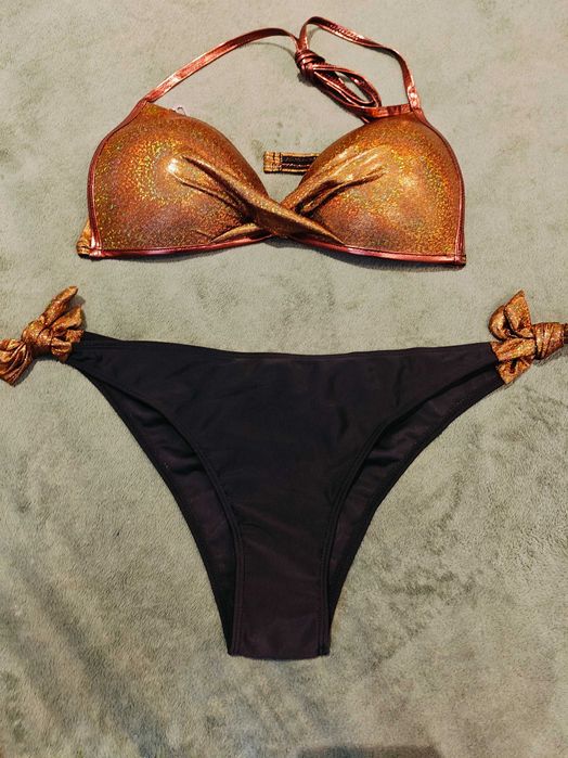 Kostium strój kąpielowy dwuczęściowy złoty świecący.