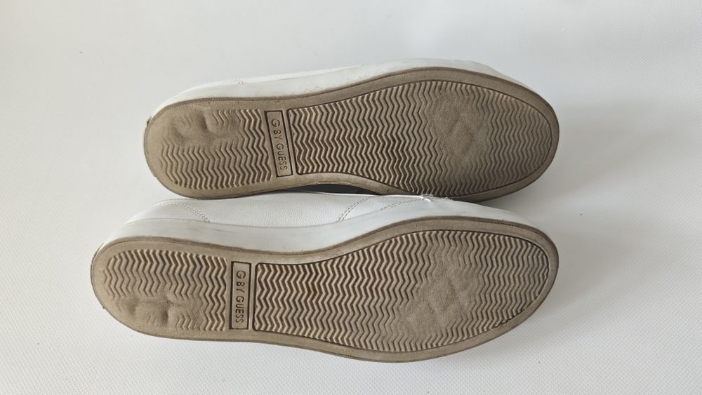 Мокасини, кросівки guess, розмір американський 9