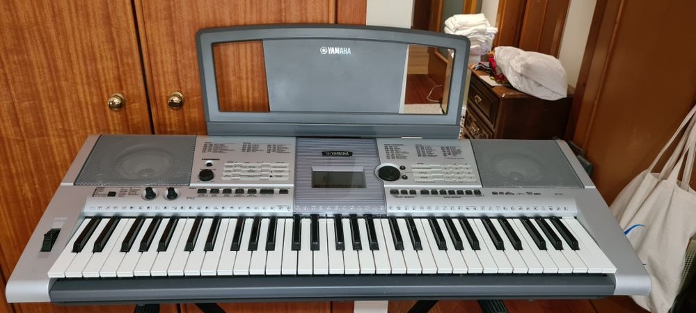 Teclado Yamaha YPT-410