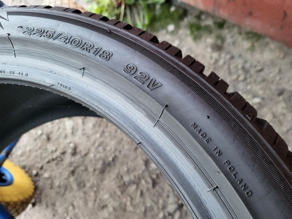 225/40/18 R18 Bridgestone Blizzak LM005 4шт ціна за 1шт шини