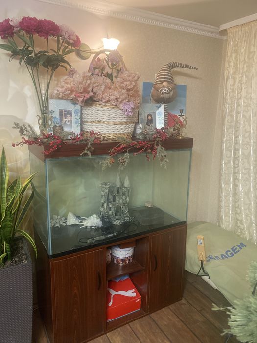 Продам акваріум з тумбою на 450 літрів.