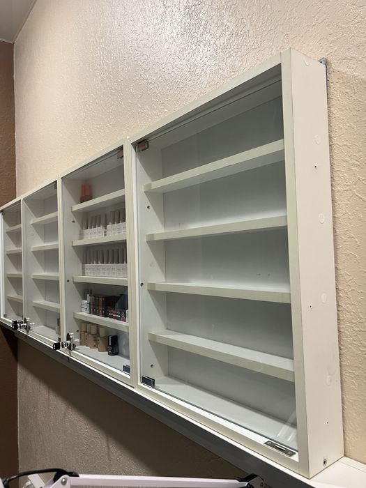 Стелаж 1000 грн полиця для лаків