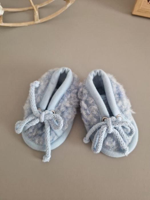 Bamboszki niemowlęce wełniane