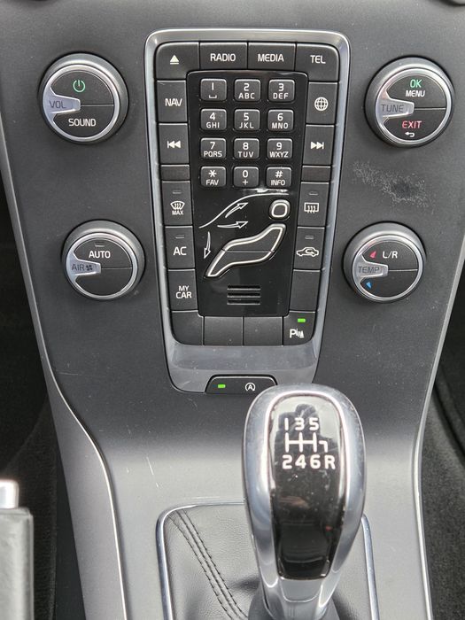 Volvo V40, 2.0 D, Momentum, 2015