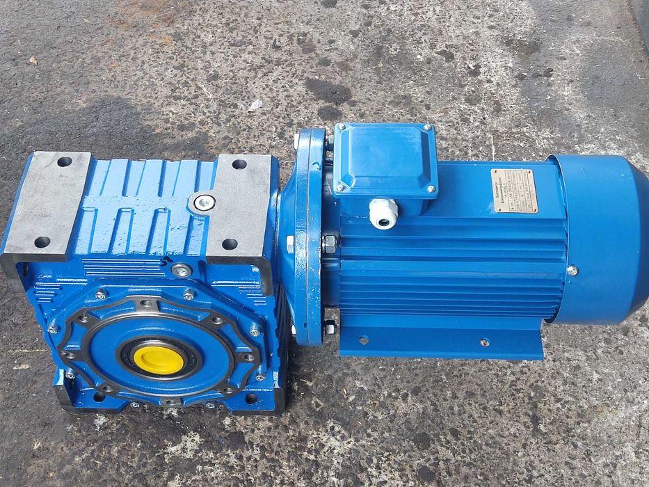 Мотор-редуктор для перемешивания кормов, строительных смесей